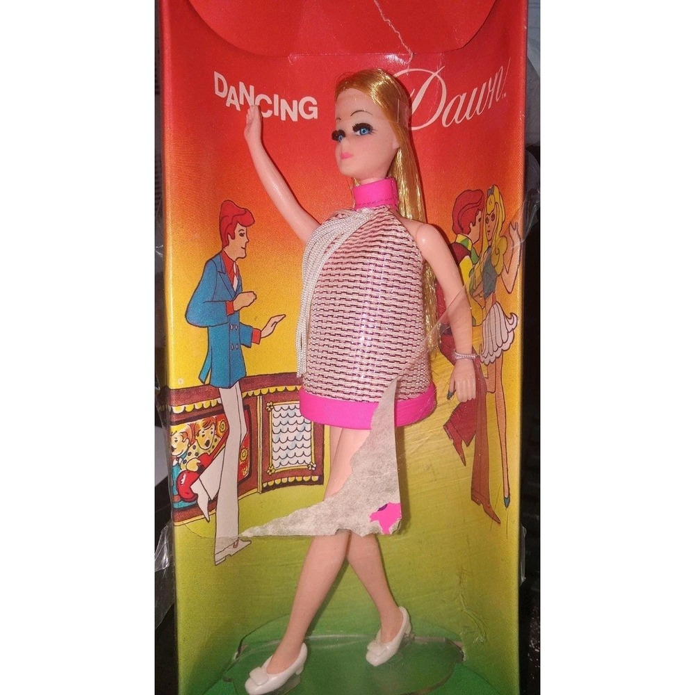 Vintage 1970 Topper Toys Dancing Dawn Doll NRFB Hong Kong NEW